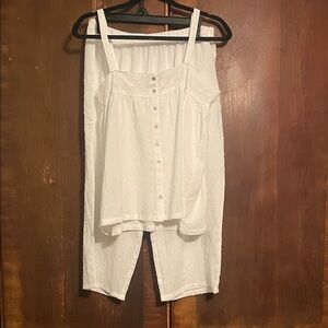Laura Ashley sleep set white tank and cropped pants size M
